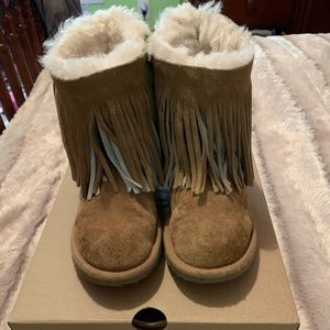 UGG Short Fringe Boots Youth SZ 1